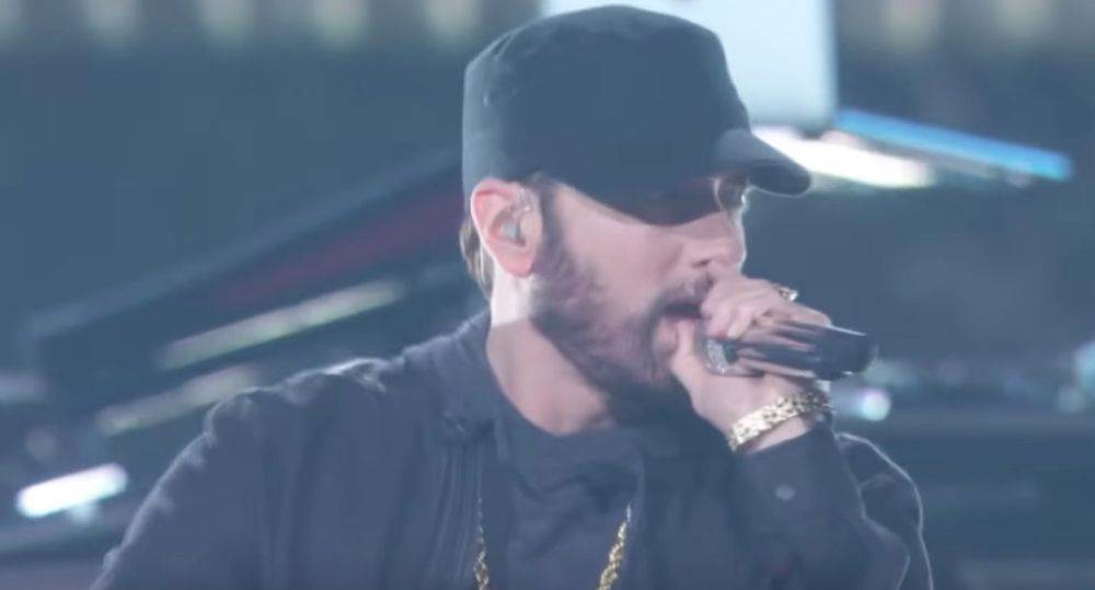 Eminem La Chanson La Plus Rapide En direct | Eminem lance le Godzilla Challenge pour savoir qui rappe le plus  vite | La Provence