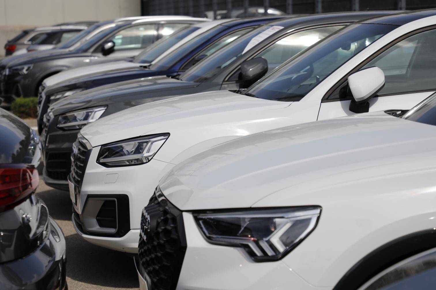 Année sombre pour le marché automobile français qui recule de près de 8% en 2022