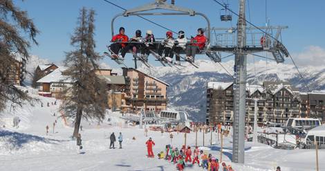 Dans les stations de ski des Hautes-Alpes, des vacances 