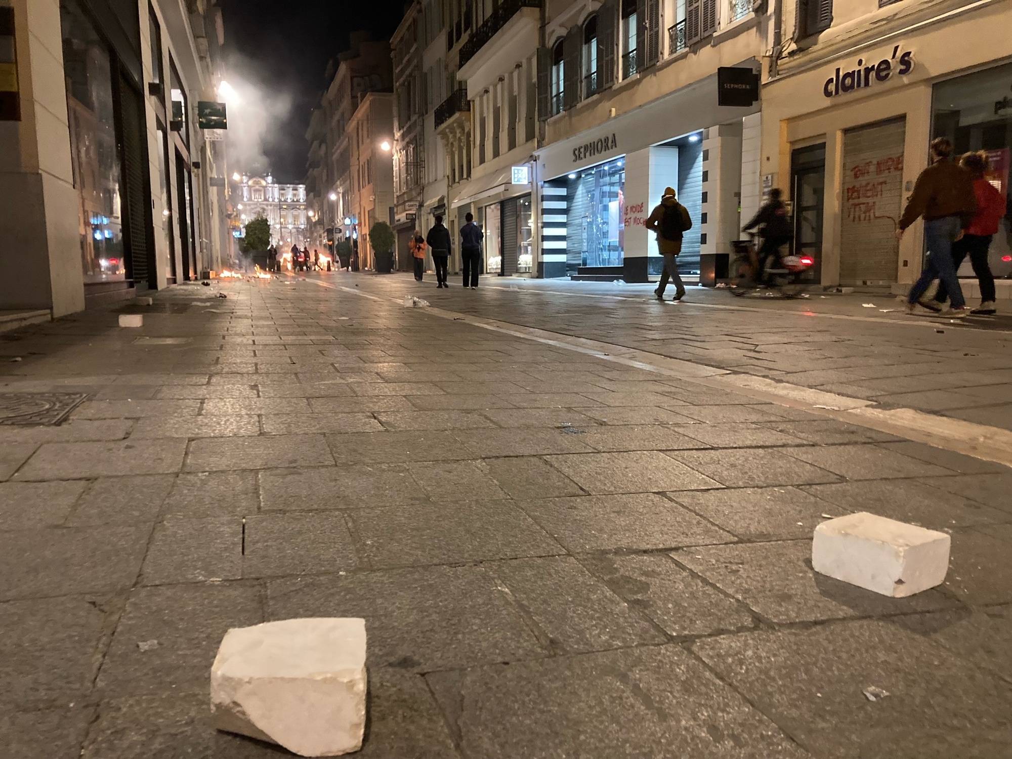 Réforme des retraites : de la casse dans les rues de Marseille, 310 interpellations en France selon Gérald Darmanin