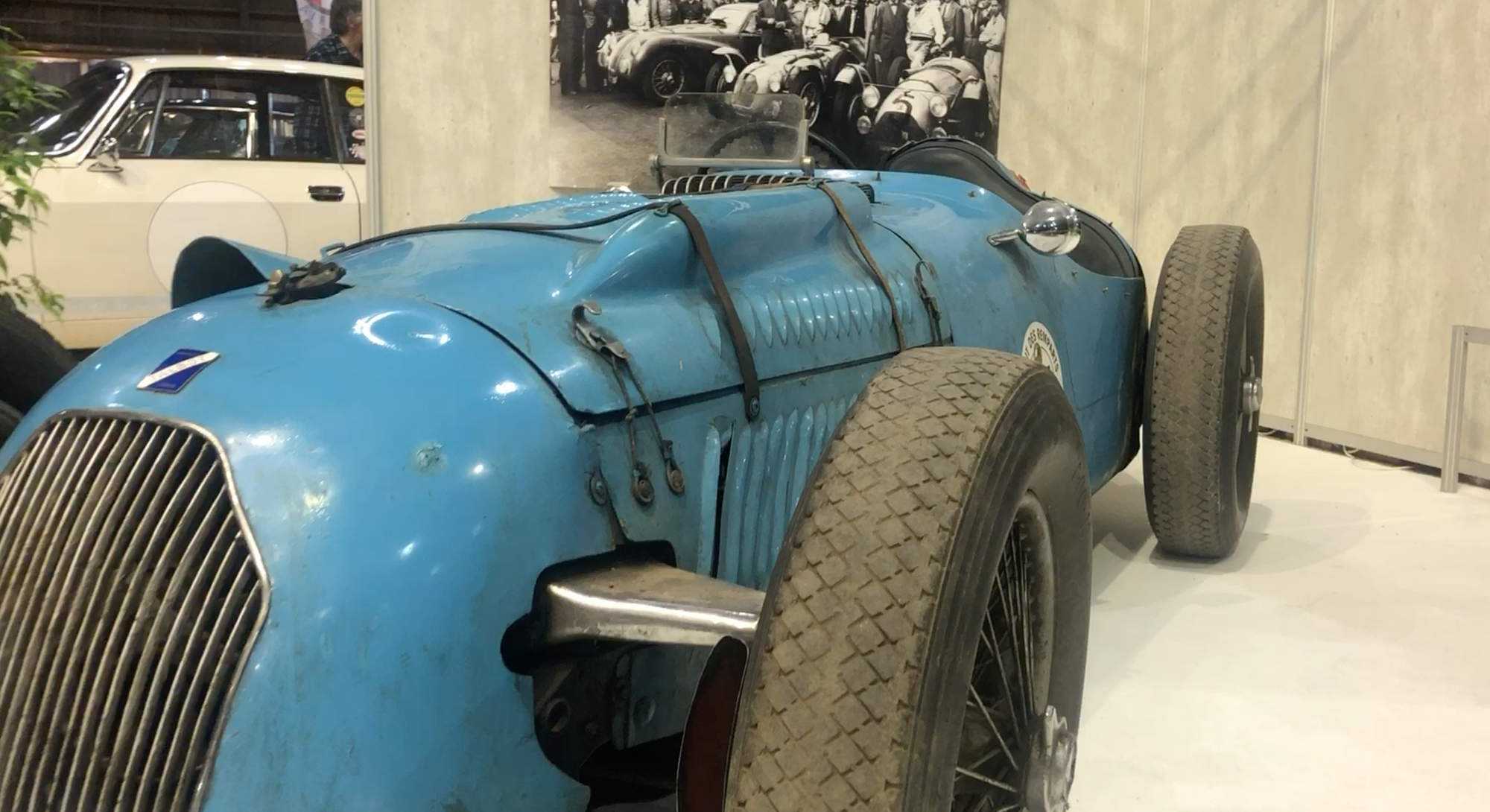 Vidéo - Motor Passion à Avignon : une visite du salon des véhicules anciens, de collection et de prestige