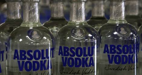 Menacée de boycott, la vodka Absolut, du groupe Pernod Ricard, arrête ses exportations vers la Russie
