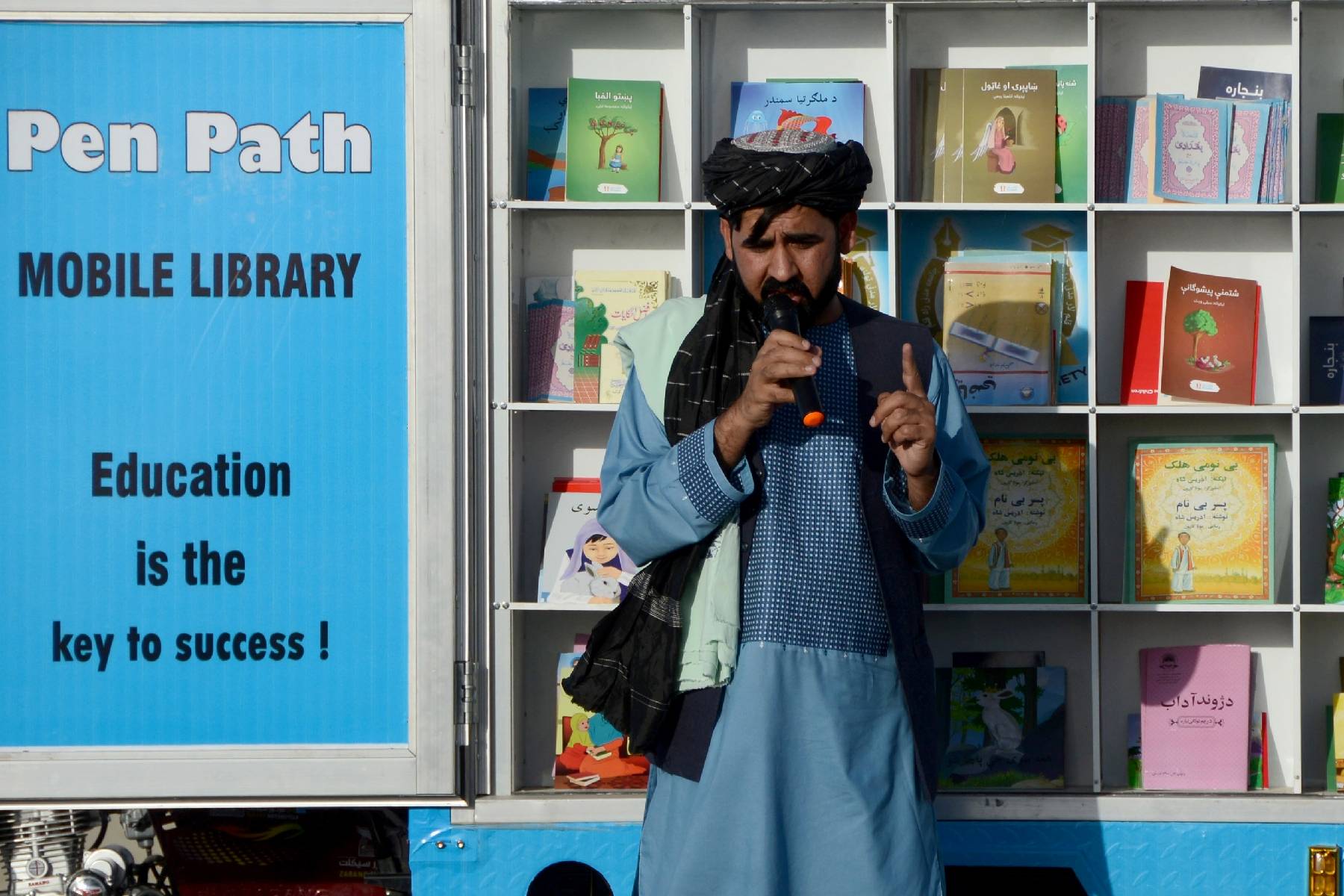 Afghanistan: arrestation du fondateur d'un réseau d'écoles ouvertes aux filles