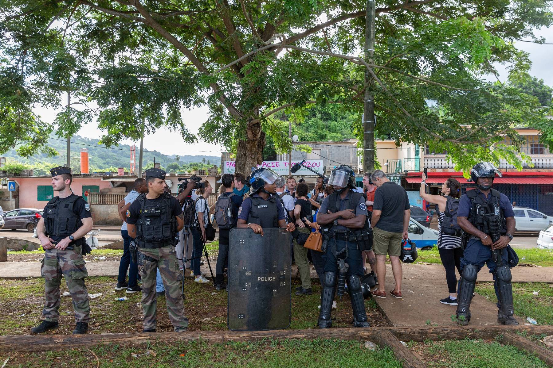 France - Monde | Mayotte: la justice suspend l'évacuation d'un bidonville,  "Wuambushu" mal engagée | La Provence