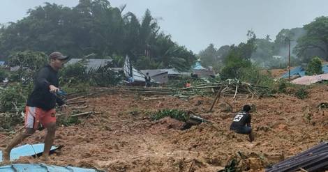 Indonésie: 15 morts, des dizaines de disparus dans un glissement de terrain