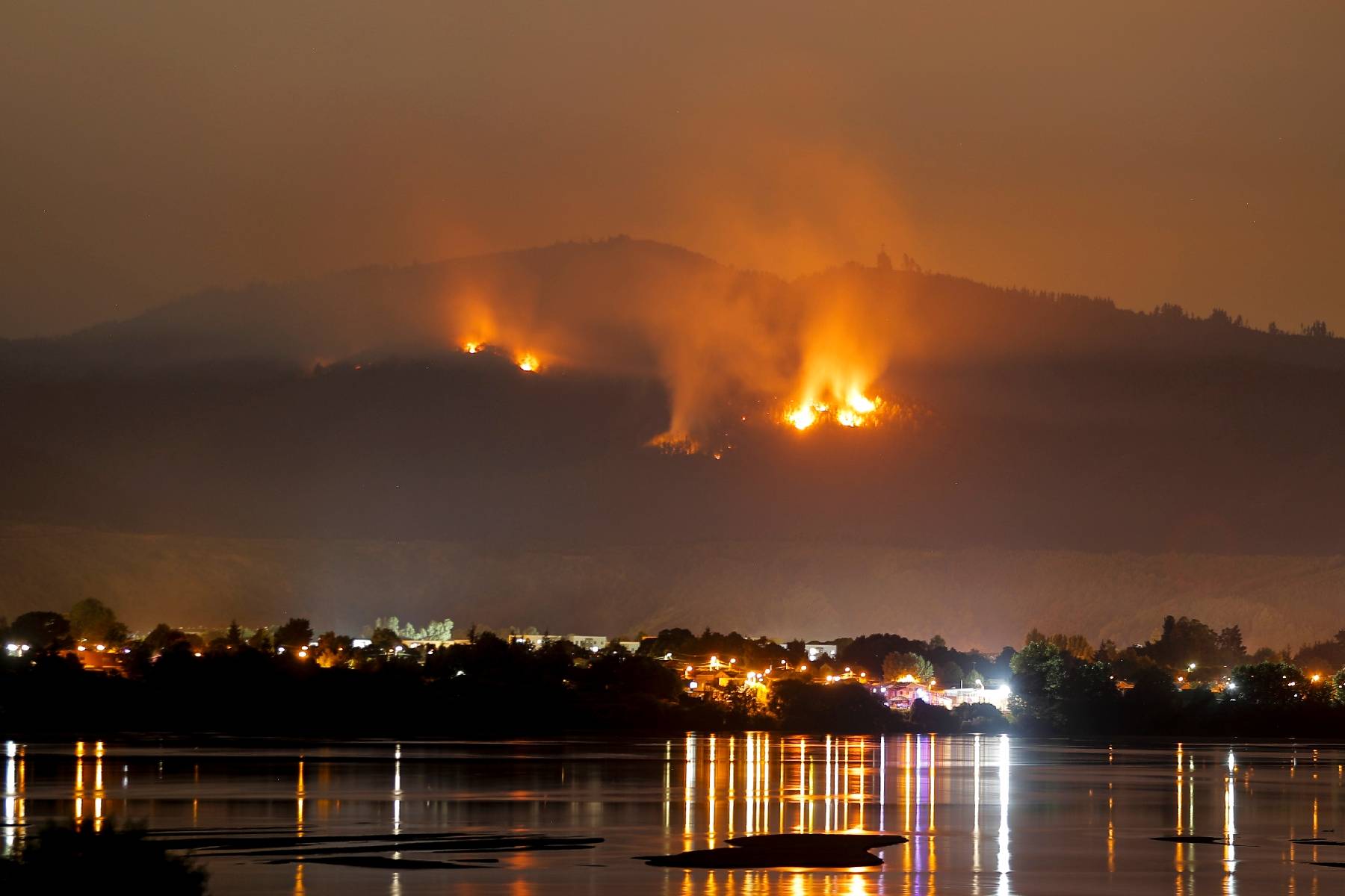 Incendies au Chili: couvre-feu décrété dans les zones les plus touchées
