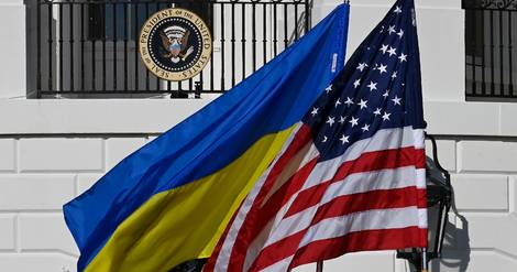 Haute sécurité et drapeaux ukrainiens pour une journée particulière à Washington