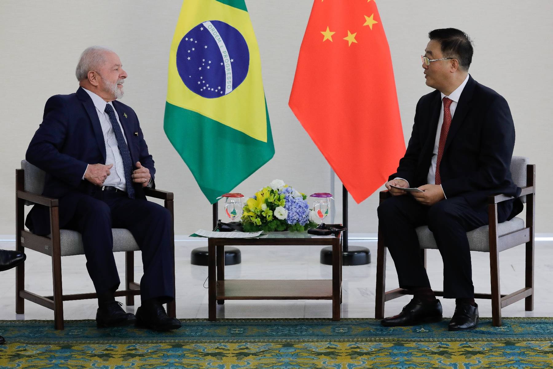Brésil: Lula reporte sine die sa visite en Chine en raison d'une pneumonie