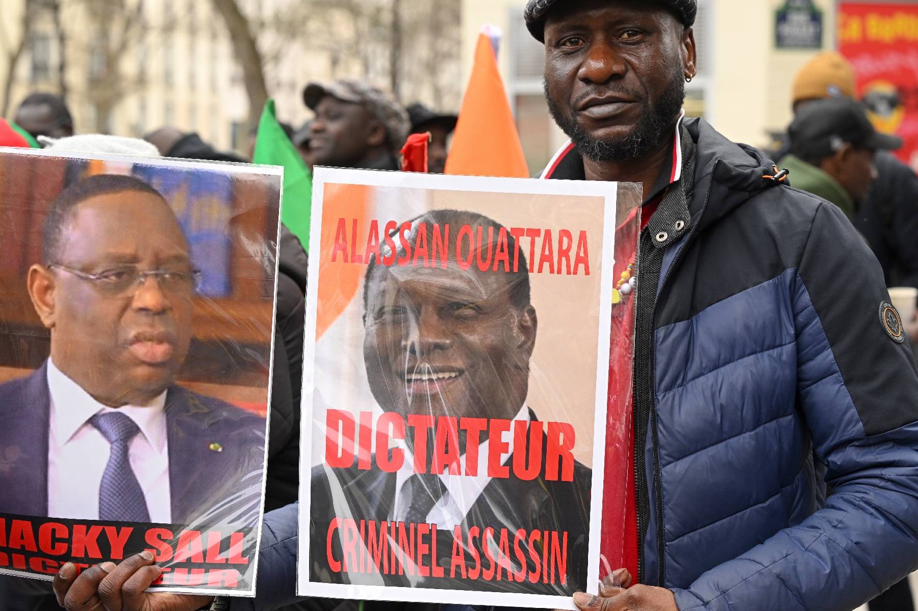 France: des membres de la diaspora sénégalaise manifestent contre la 