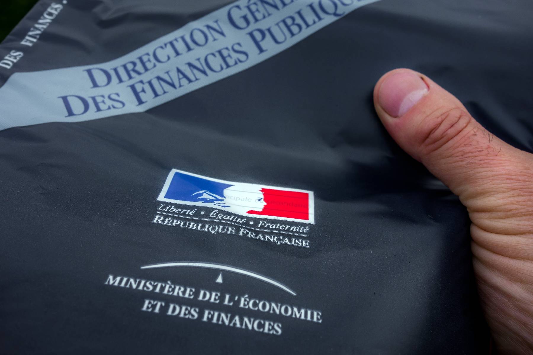 Le gouvernement va consulter les Français sur leurs impôts