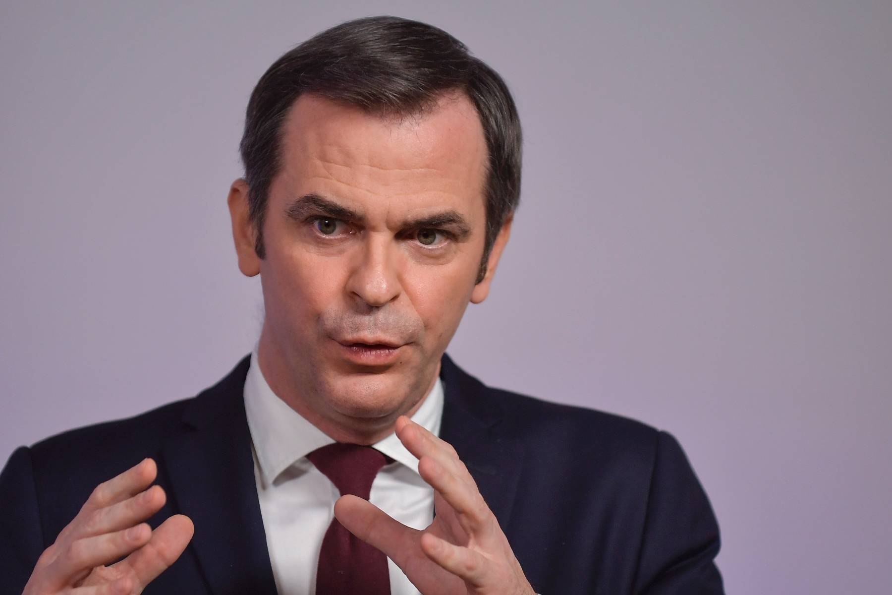 SNCF : Olivier Véran demande aux grévistes 