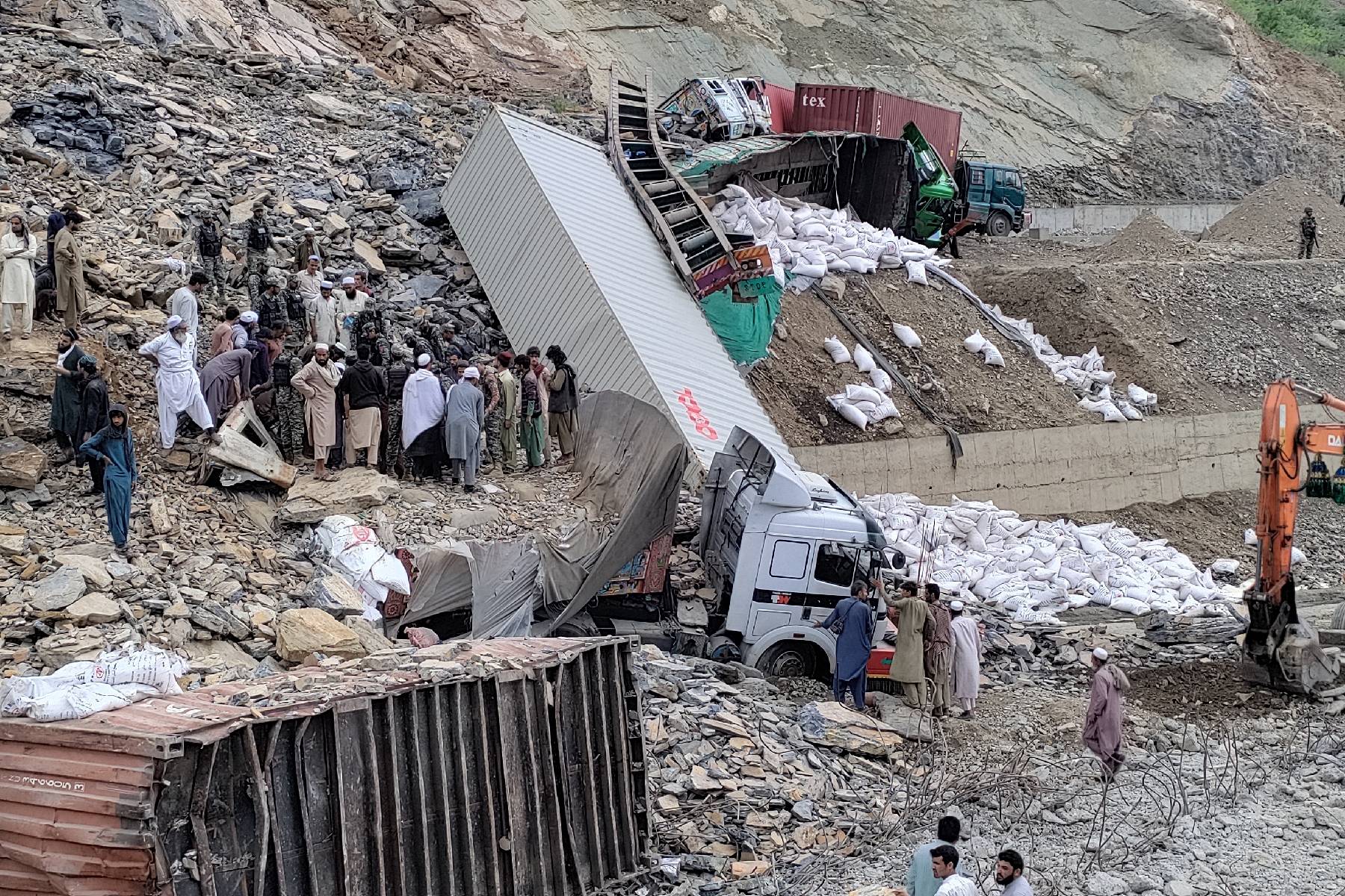 Au moins 2 morts et 8 blessés dans un éboulement à la frontière pakistano-afghane