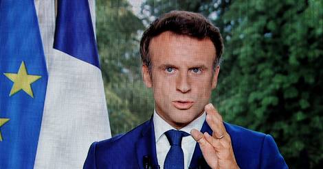 Sa réforme des retraites adoptée, Macron sort du silence mercredi