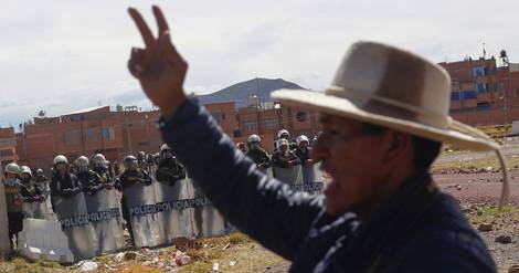 Pérou: des manifestants pleurent leurs morts alors que les affrontements persistent