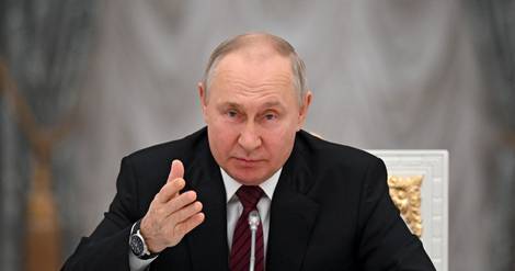 Aux antipodes: Poutine et Zelensky, face-à-face guerrier de deux opposés