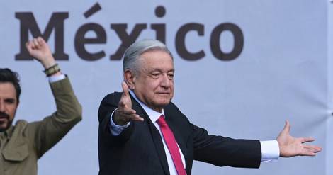Mexique: le président enflamme ses fidèles en visant les 
