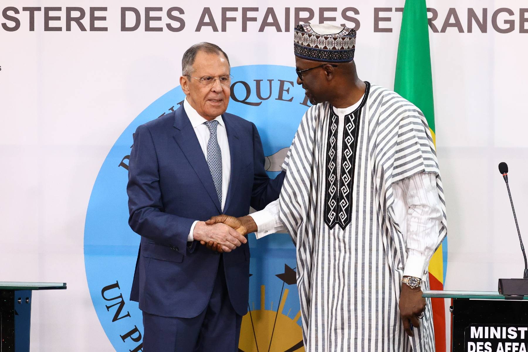 Lavrov promet à l'Afrique aide russe contre les jihadistes et implication accrue