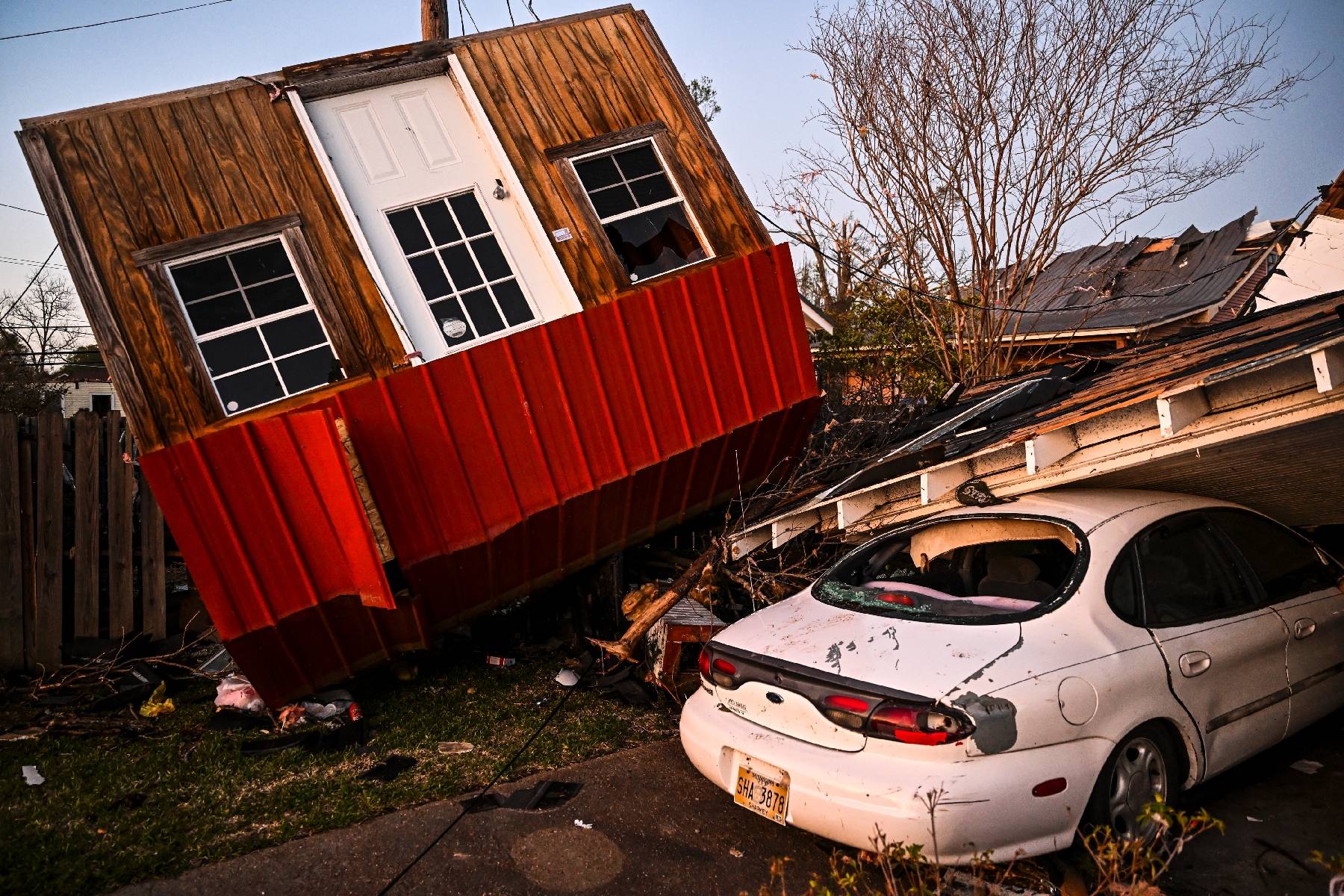 Le Mississippi face à l'étendue des dégâts après les tornades qui ont fait 25 morts