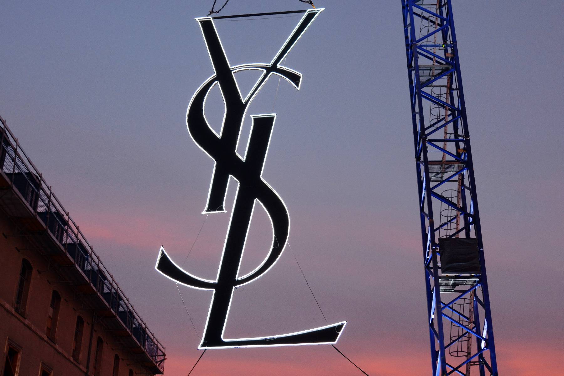 La marque de luxe Saint Laurent annonce la création d'une société de production de films