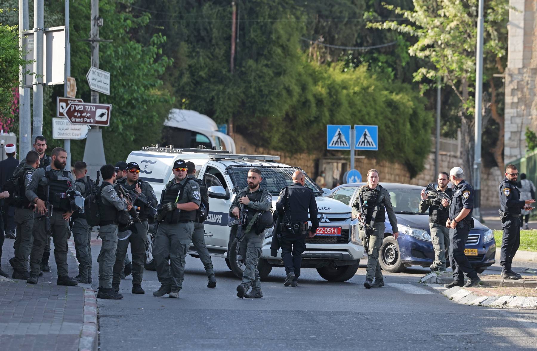 Chasse à l'homme à Jérusalem après qu'un attentat présumé a fait deux blessés
