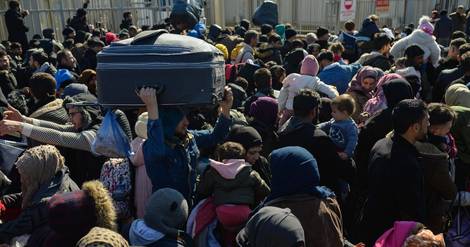 Turquie: après le séisme, des réfugiés syriens regagnent leur pays