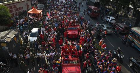 Venezuela: un ancien sabre d'Hugo Chavez honoré comme une relique