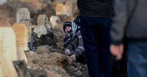 Mettre un nom sur les morts et les tombes, après le séisme en Turquie