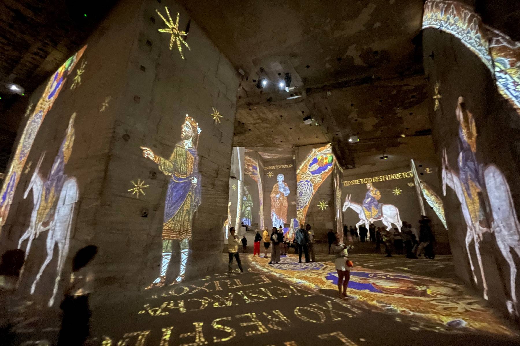 Carrières des Baux-de-Provence: Culturespaces condamnée pour recel de favoritisme