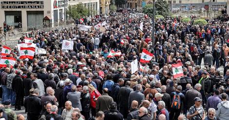 Crise économique au Liban: manifestation dispersée à coups de gaz lacrymogènes