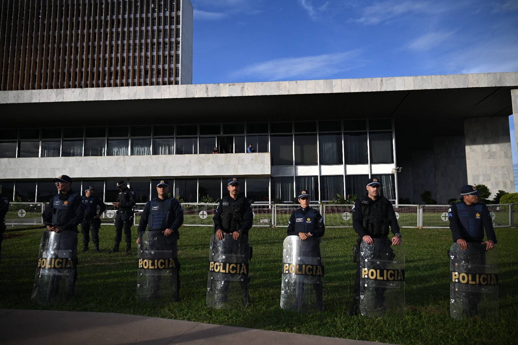 Brésil: sécurité renforcée à Brasilia, une quarantaine de personnes inculpées