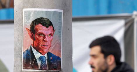 Iran: rassemblement devant l'ambassade de France contre les caricatures de Khamenei