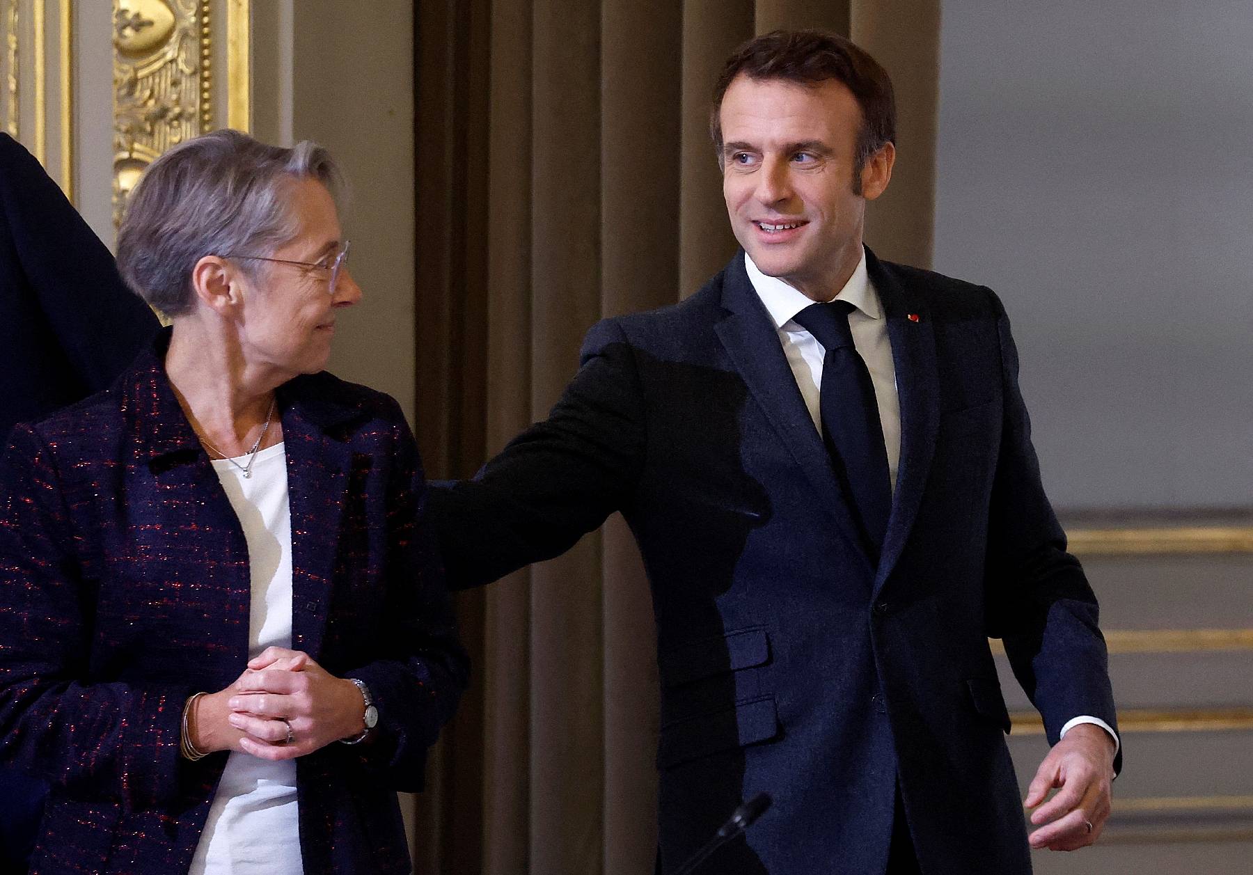 Retraites: Macron reçoit lundi midi Borne et les cadres de la majorité (Elysée)