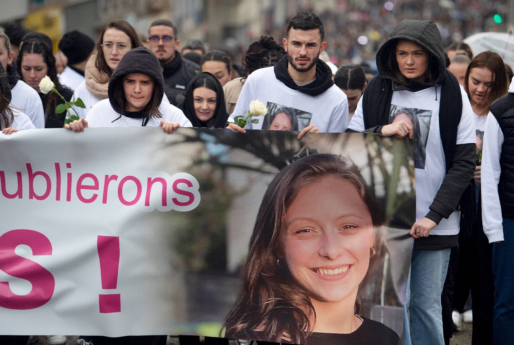 A Brest, six mille personnes en hommage à l'étudiante disparue