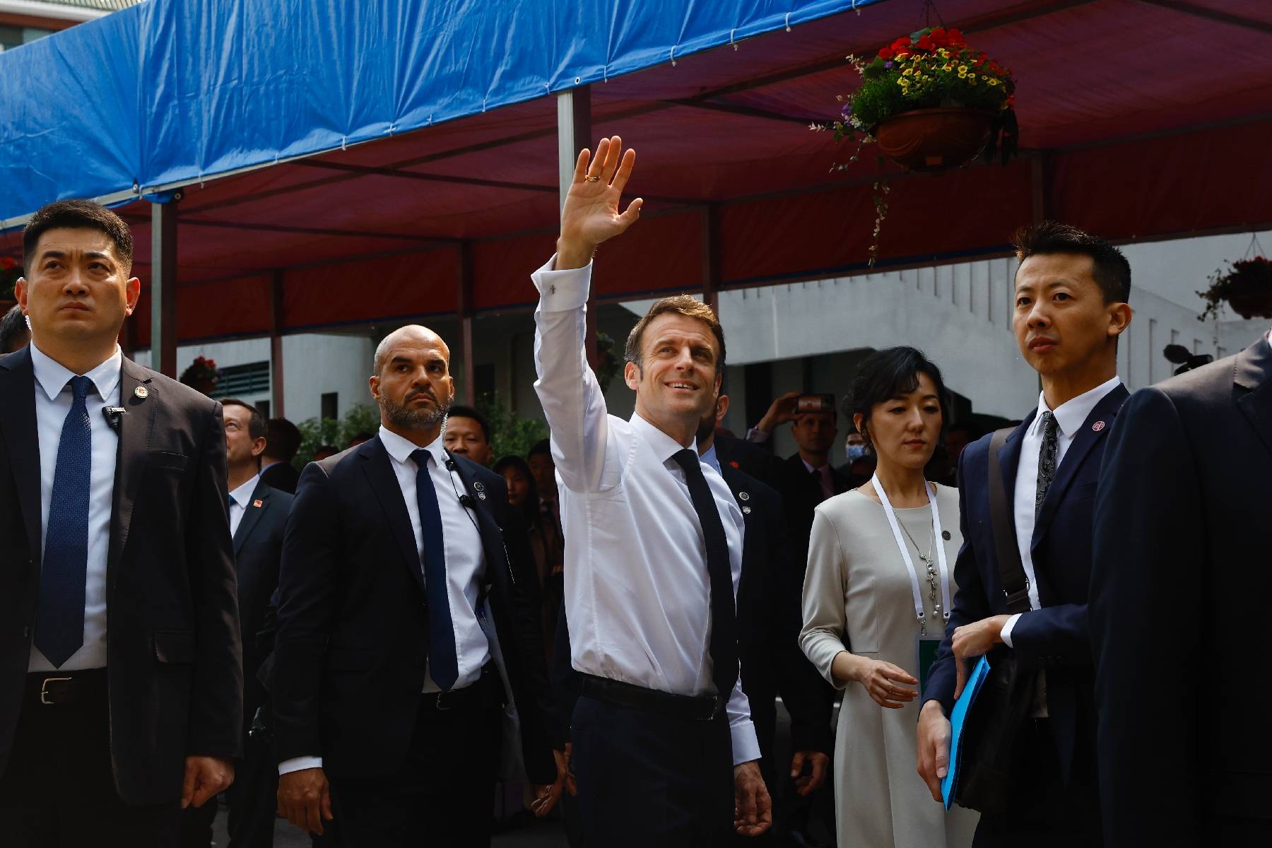 Chine: Macron à la rencontre d'étudiants chinois à Canton