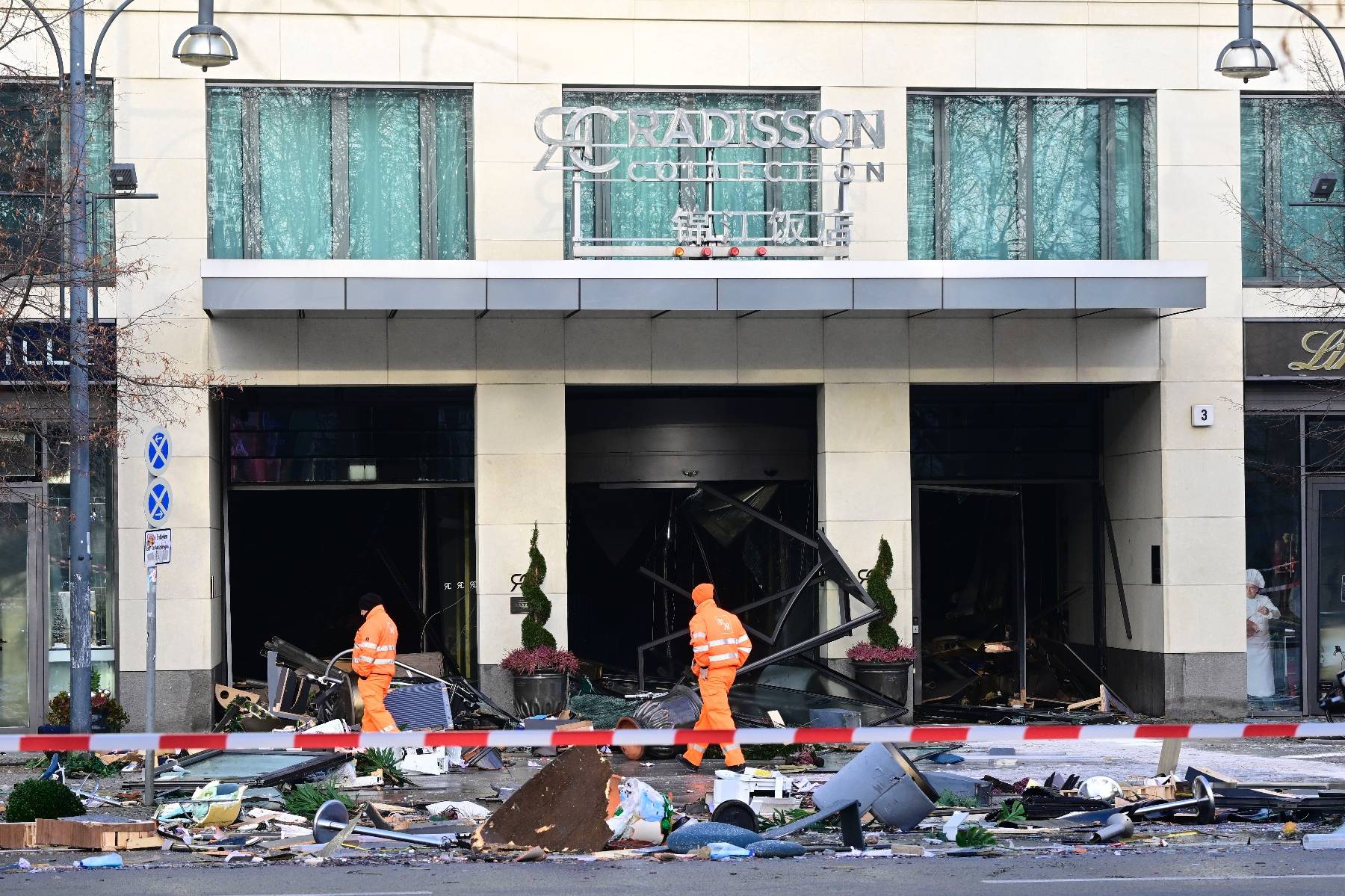Allemagne: un aquarium géant explose au milieu d'un hôtel à Berlin