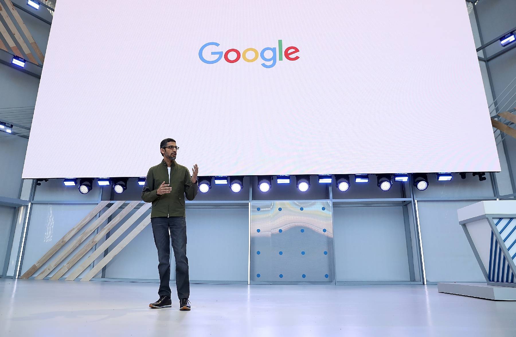 La maison mère de Google supprime 12.000 postes, suivant le mouvement des géants de la tech