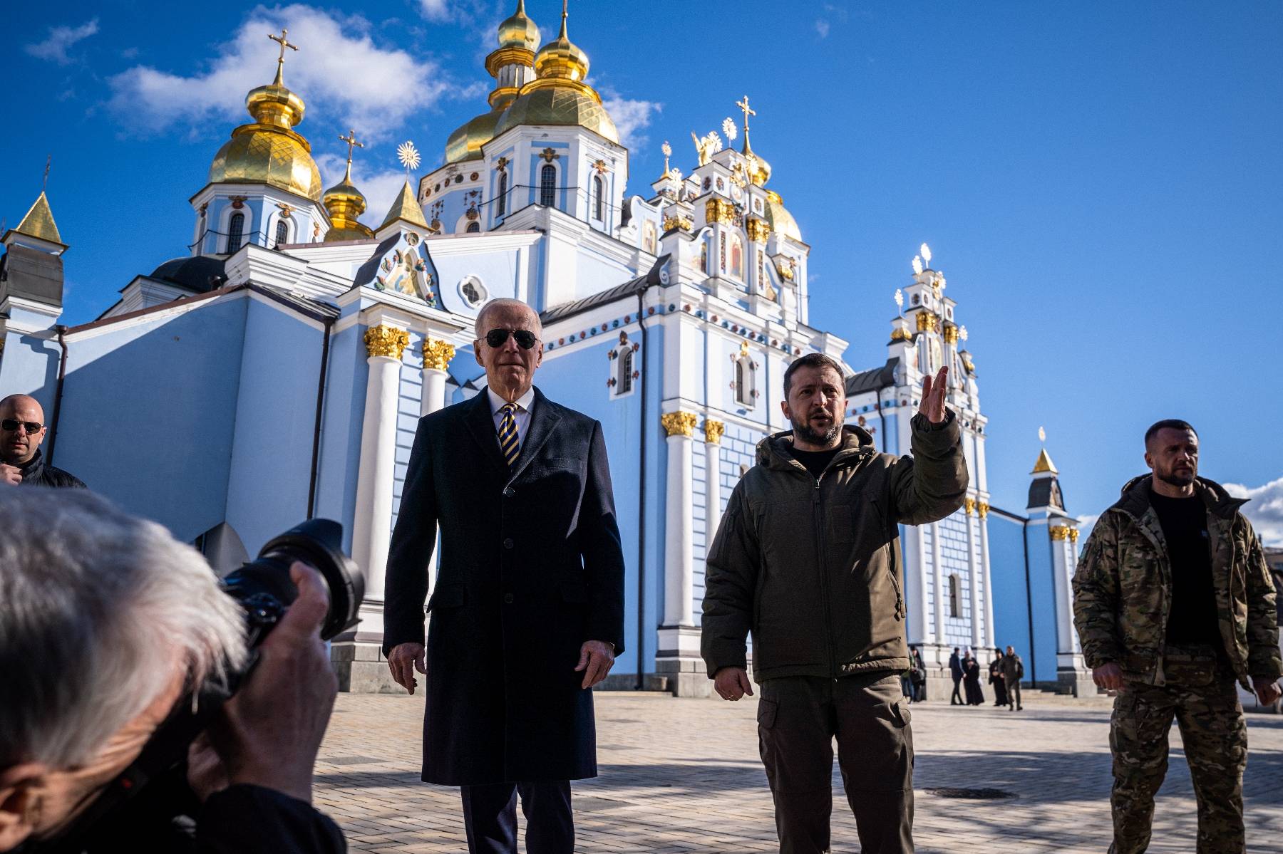 A Kiev, Biden et Zelensky impavides sous les sirènes d'alerte