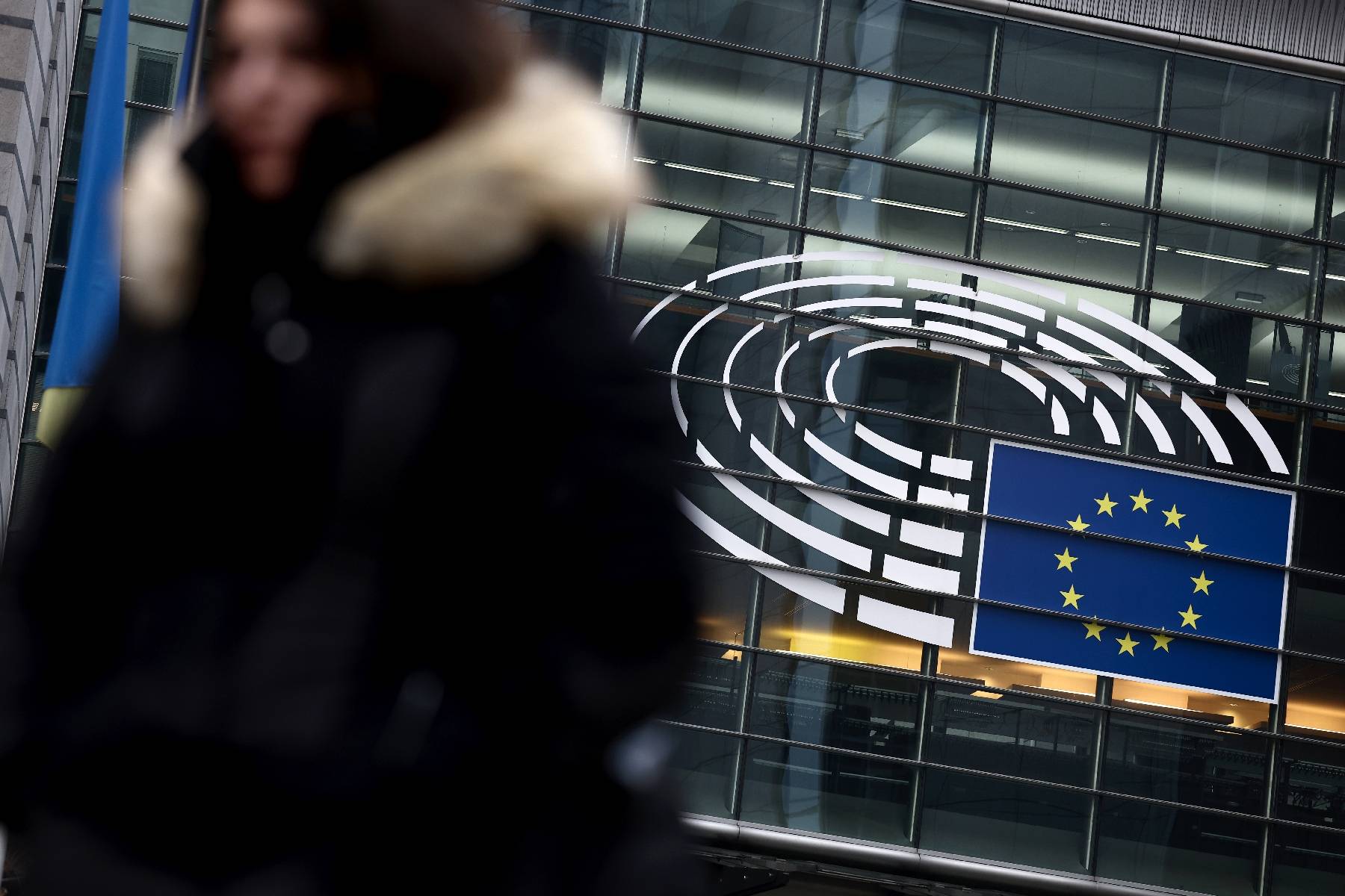 Opération anticorruption au Parlement européen, onde de choc à Bruxelles