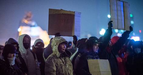 En Mongolie, des manifestants bravent la nuit et le froid pour réclamer justice