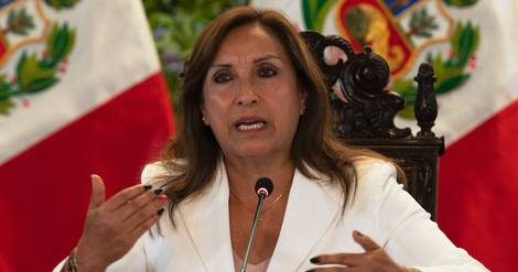 Pérou: la présidente appelle à 