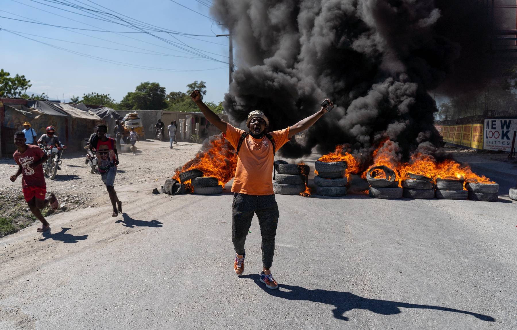 Six policiers tués par les gangs en Haïti, manifestations à Port-au-Prince
