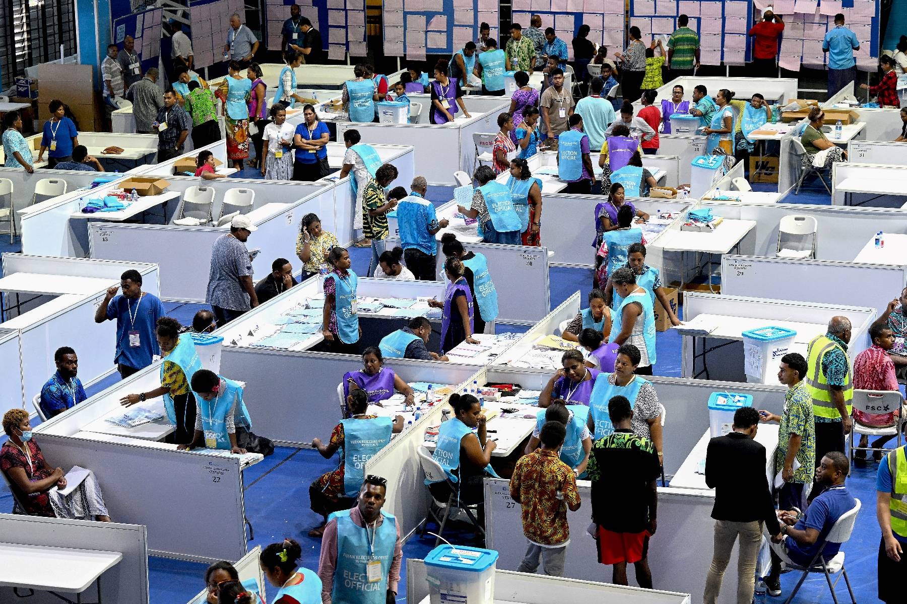 Législatives aux Fidji: l'opposition conteste les résultats mais appelle au 