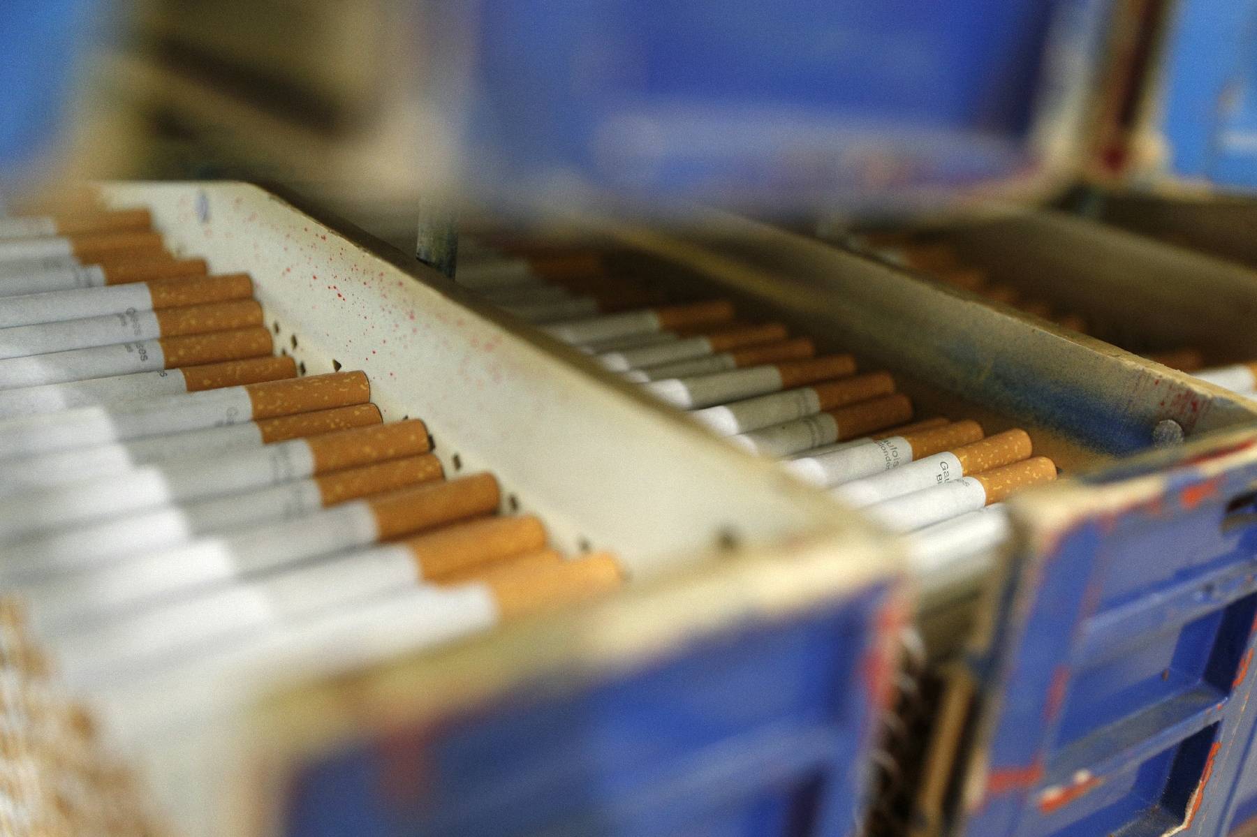 La dernière fabrique de cigarettes de France fait de la résistance