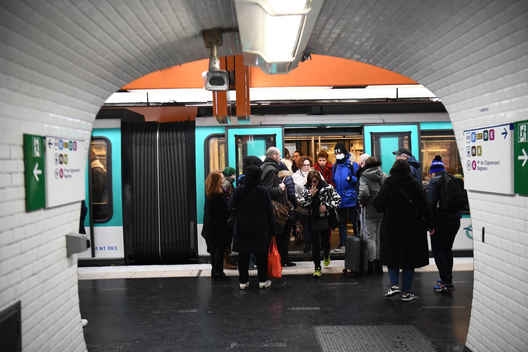 Qualité de l'air dans le métro: le parquet de Paris a ouvert une enquête visant la RATP