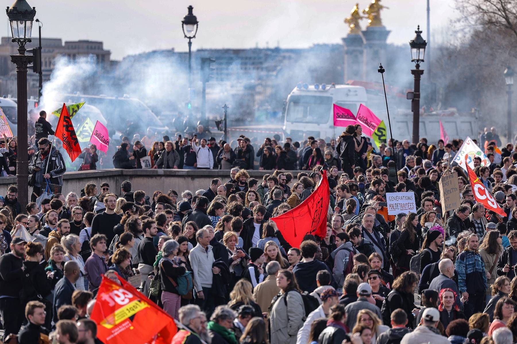 Retraites: plusieurs milliers de manifestants Place de la Concorde, rassemblements en France
