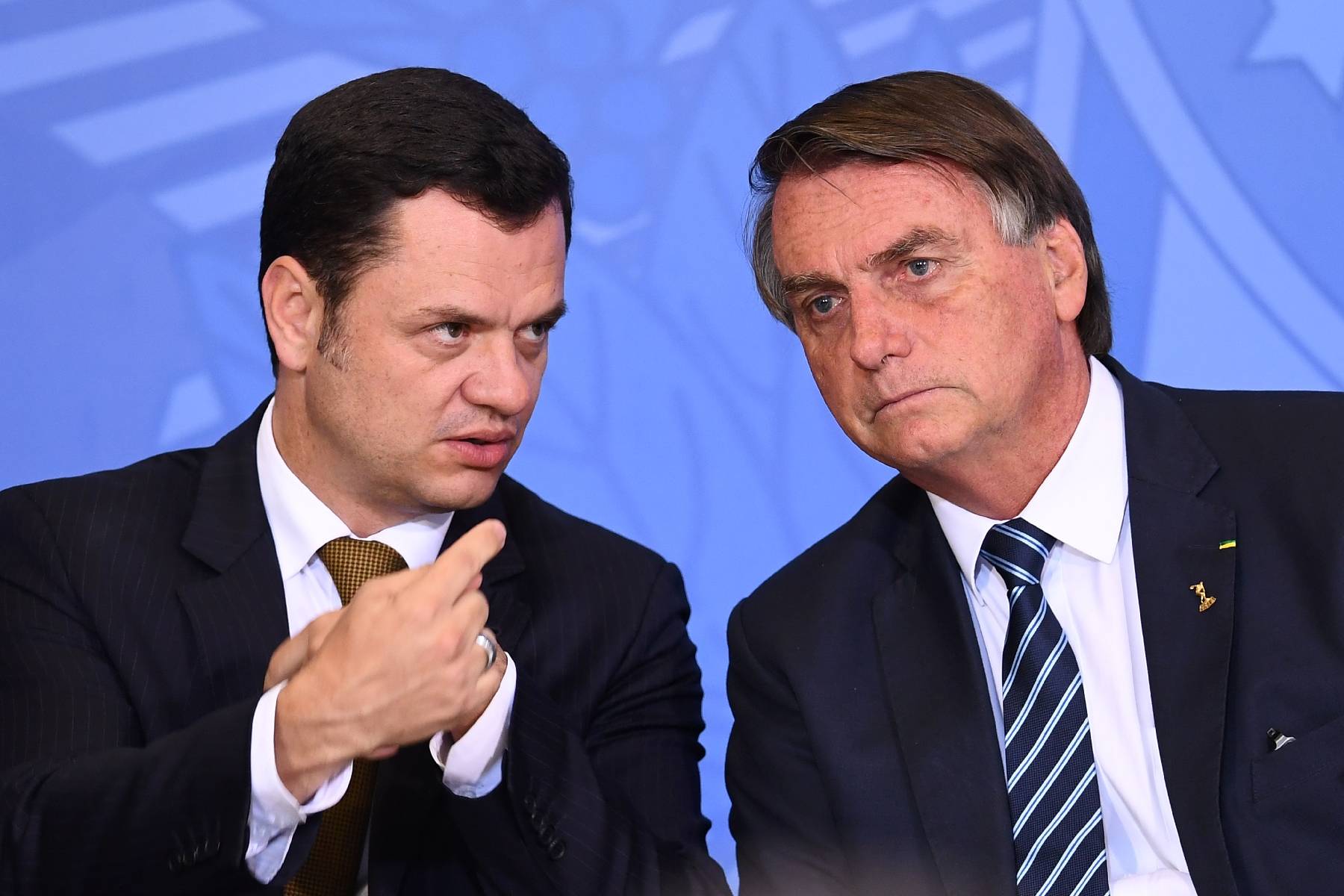 Election au Brésil: révélations compromettantes dans l'entourage de Bolsonaro