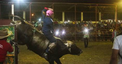 Au Nicaragua, des femmes défient le machisme en faisant du rodéo sur des taureaux