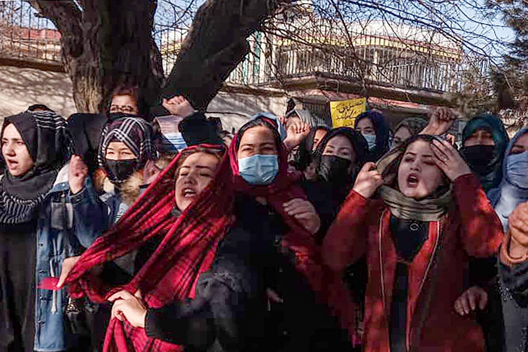 Afghanistan: les ONG se réunissent après leur interdiction de travailler avec des femmes
