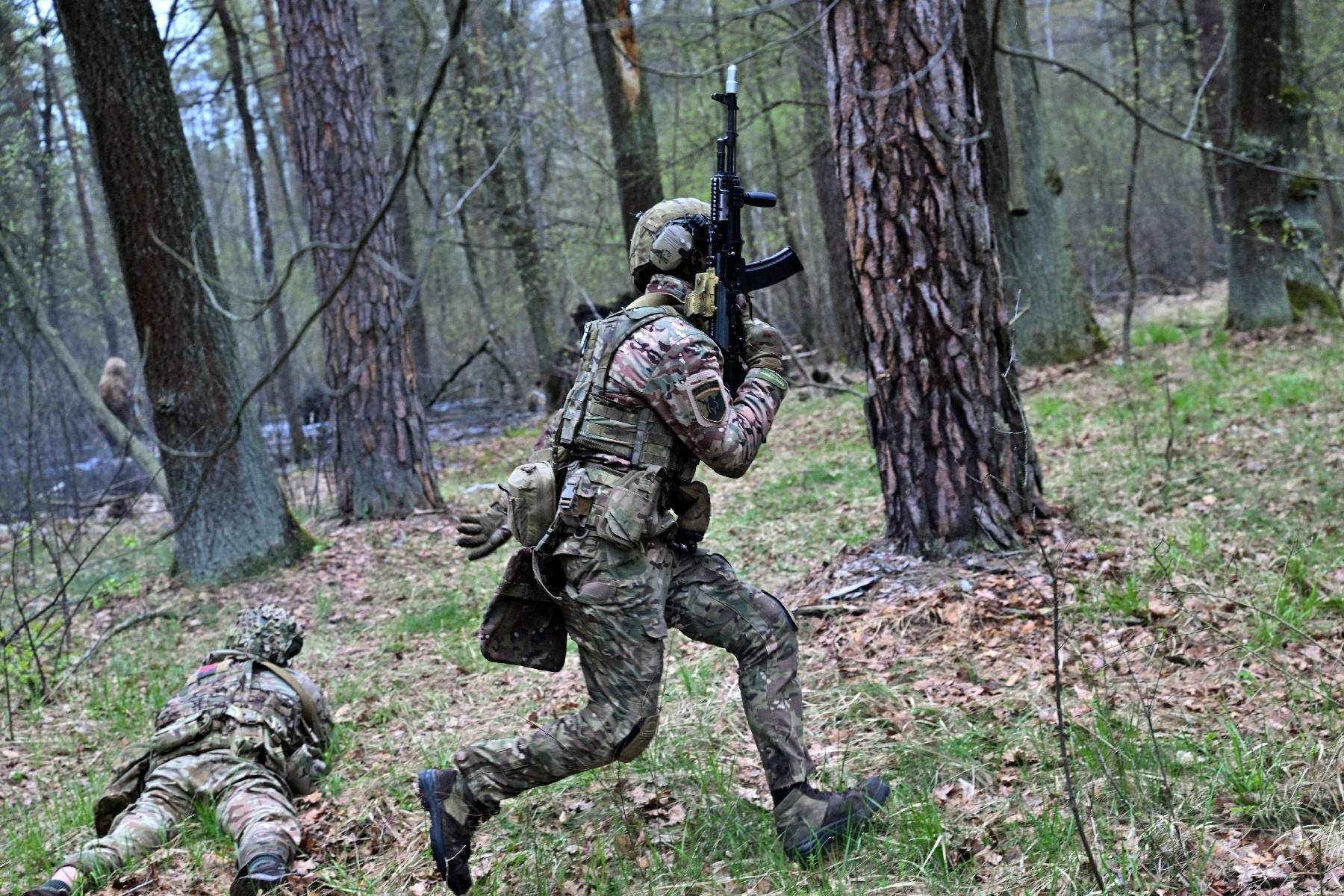 En Ukraine, une brigade d'assaut s'entraîne pour la contre-offensive