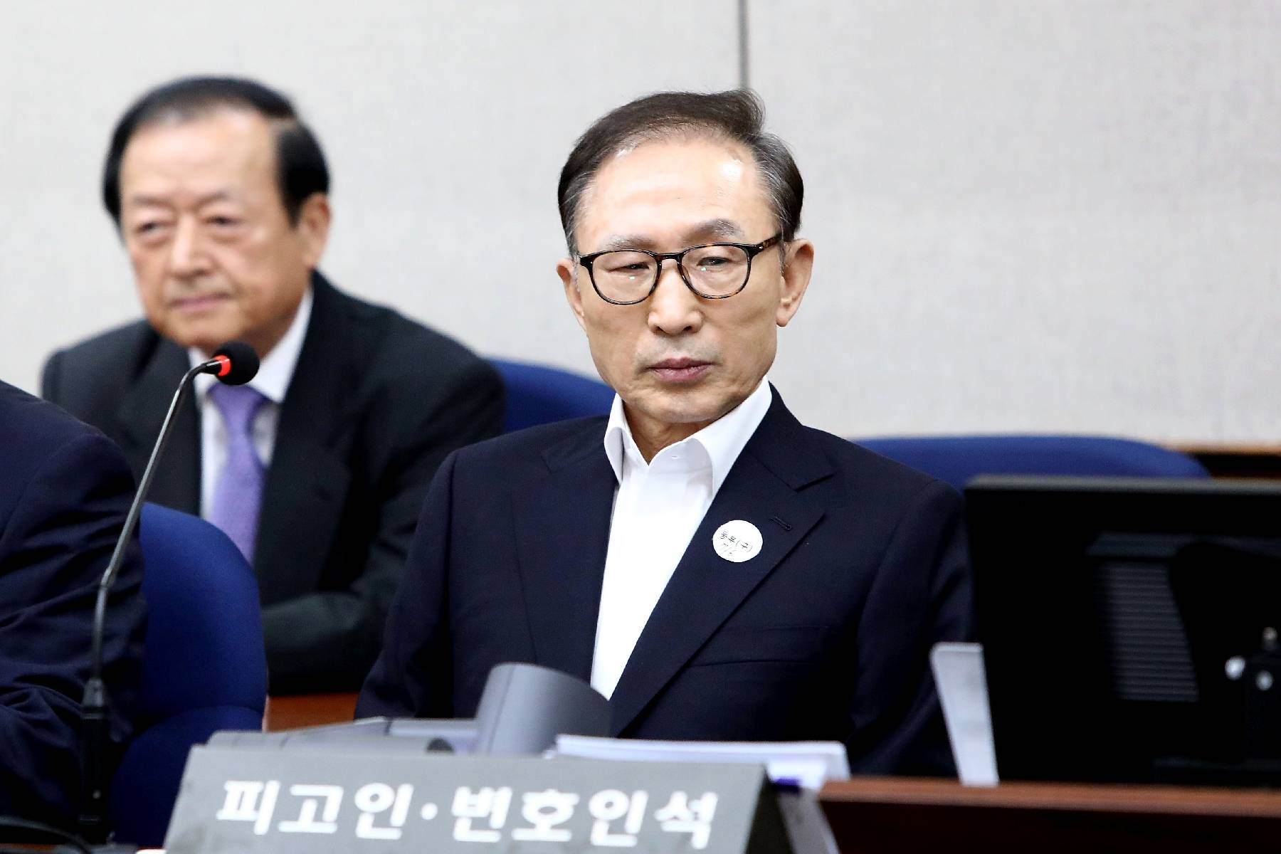 Séoul accorde sa grâce à l'ex-président Lee Myung-bak emprisonné pour corruption
